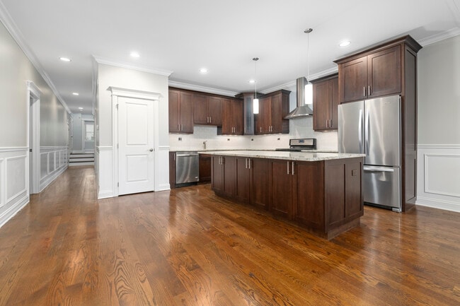 Photo - 1322 W Grand Ave Unit 2