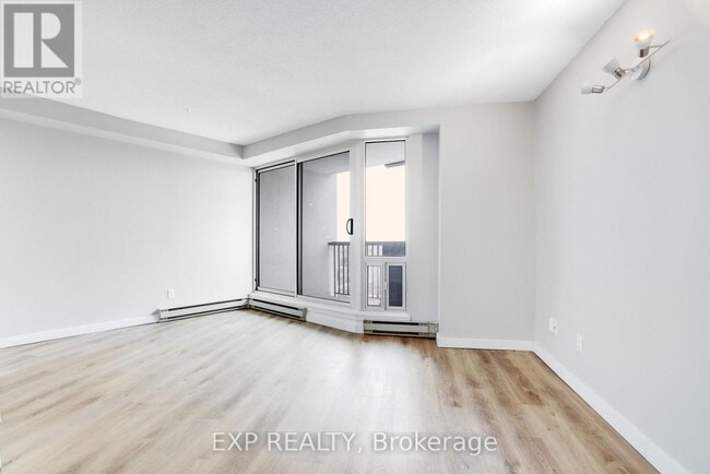 Photo - 1380 Prince of Wales Dr