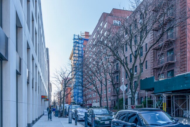 Photo - Clinton Towers Apt. Corp