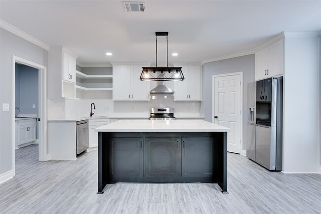 Photo - 10622 Rustling Oaks Dr