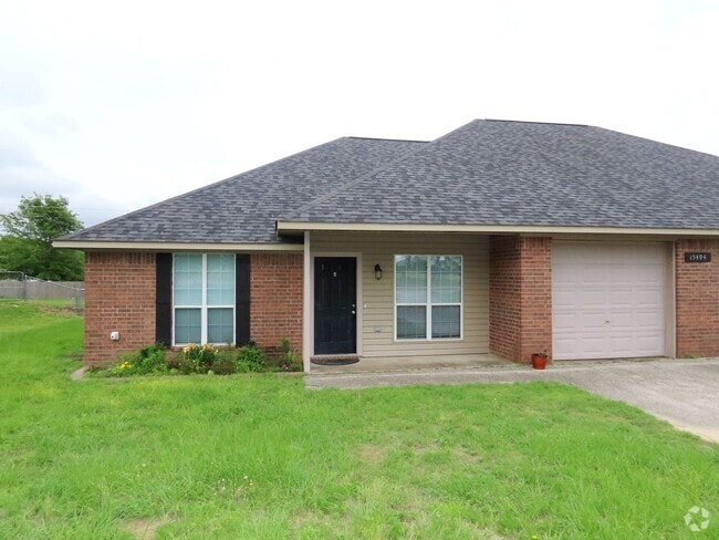 Building Photo - Beautiful 3 Bedroom, 2 Bath Duplex in Lind... Rental