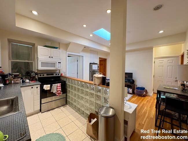 Photo - 1801 Beacon St Unit 8