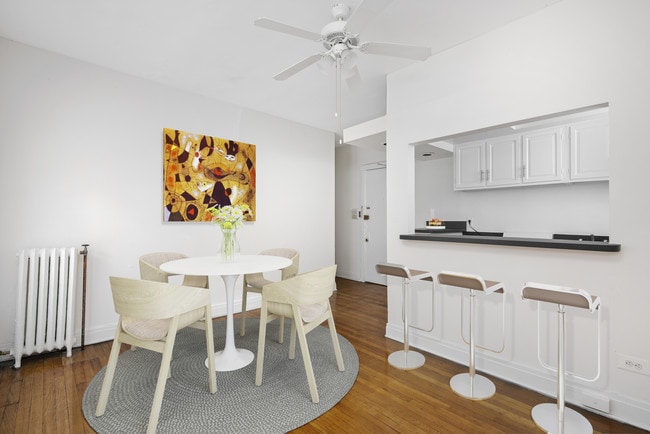 Photo - 430 - 446 W. Diversey