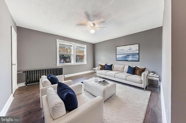 Building Photo - 905 19th St NE