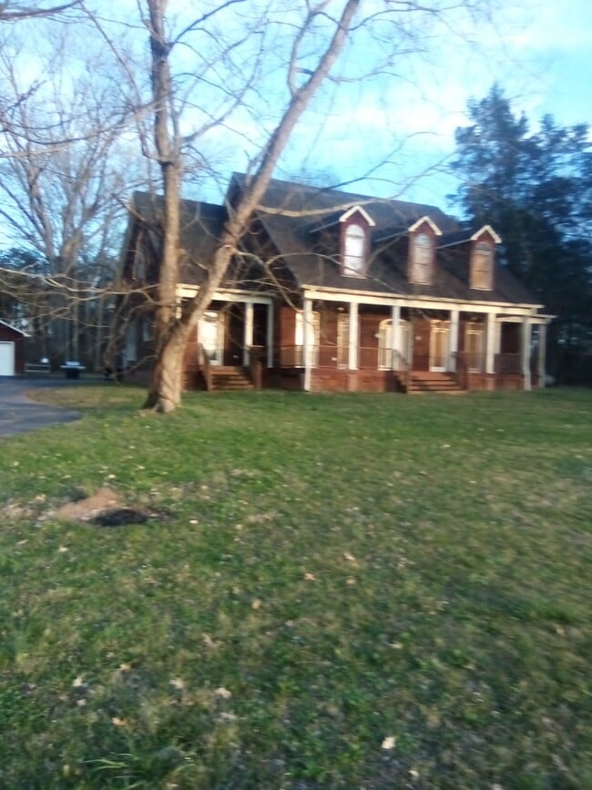 Photo - 871 Mooresville Pike Unit Henry lyles