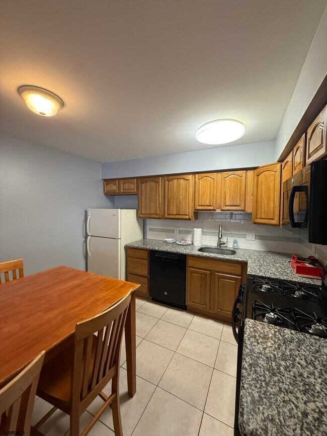 25 Oyster Bay Unit B