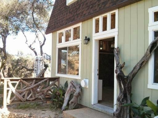 Building Photo - 21712 Canon Dr Unit Upper