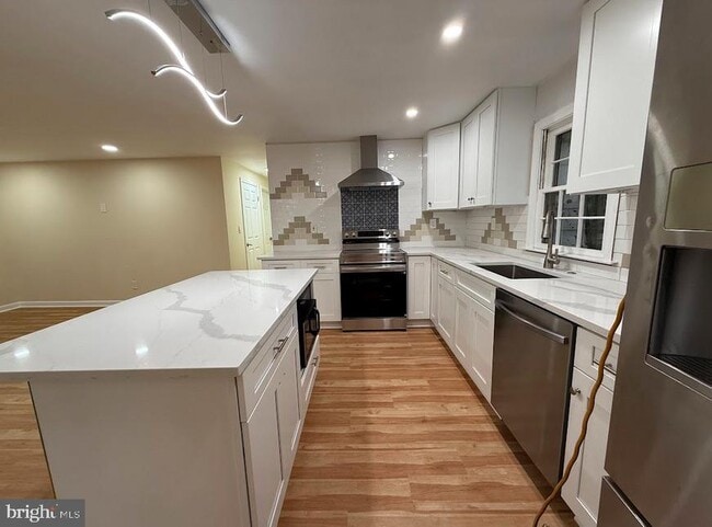 Building Photo - 12371 Henderson Rd Rental