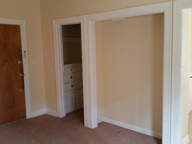 Photo - 400 Witmer St