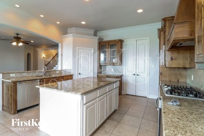 Photo - 723 La Paloma Rd