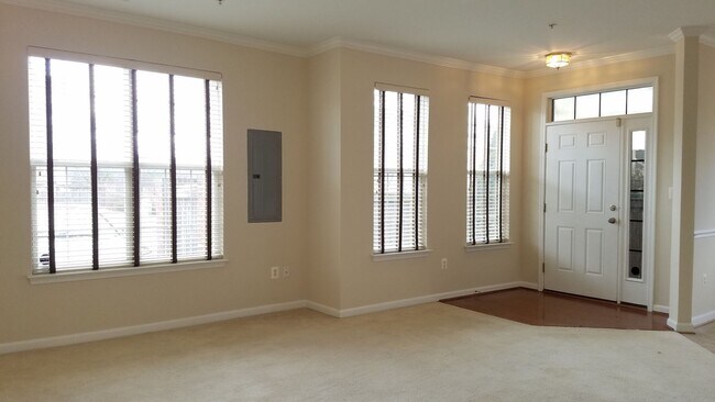 Photo - 3 Level *END UNIT* townhouse in Frederick ...
