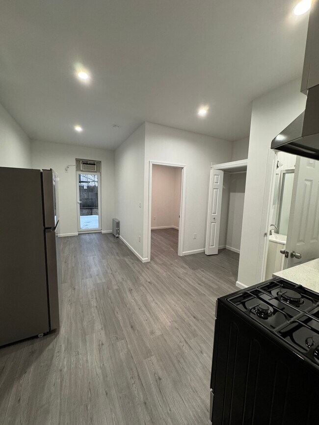 Photo - 16 Conselyea St Unit 2