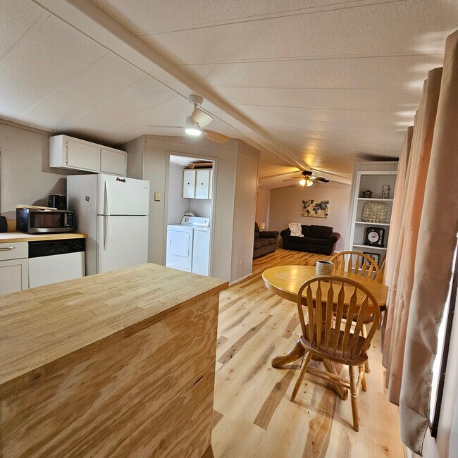 Photo - 800 N Hale Ave