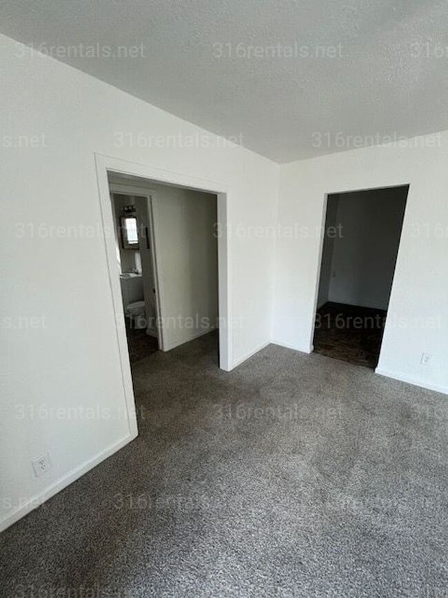 Photo - $1100 - 3 bed 2 bath - Single Family Home *COMING SOON*