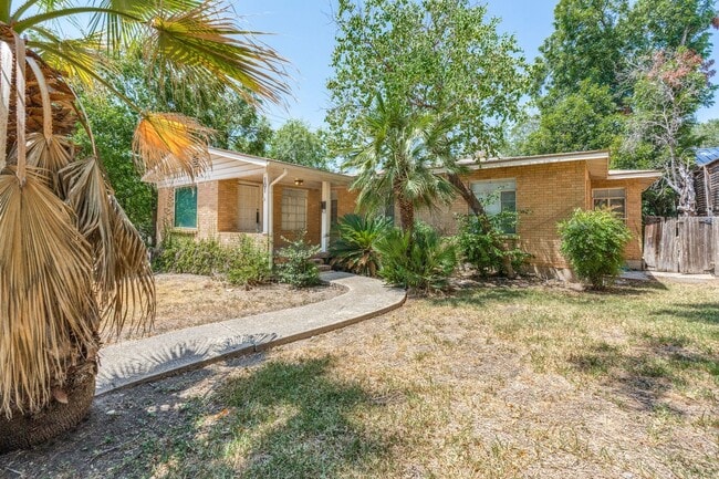 Building Photo - ALAMO HEIGHTS I.S.D.