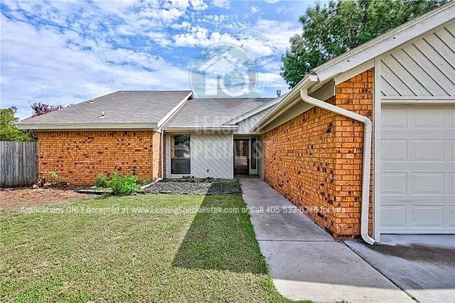 Photo - West Norman 3 Bed 2 Bath Home!