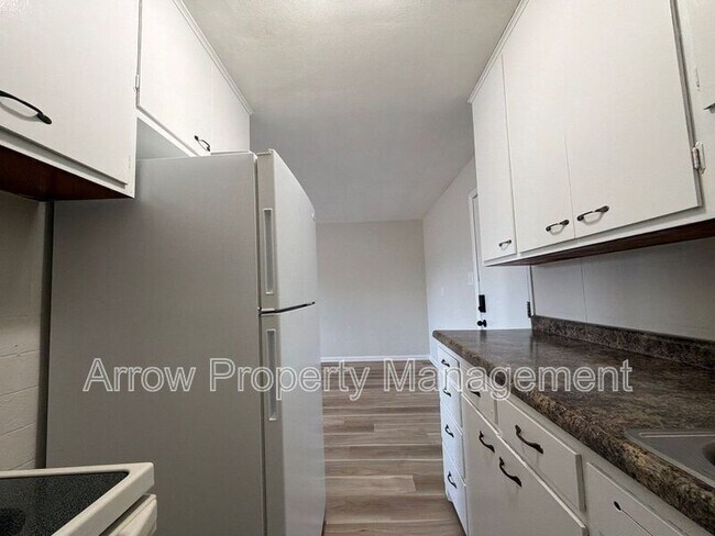 141 N 4th St