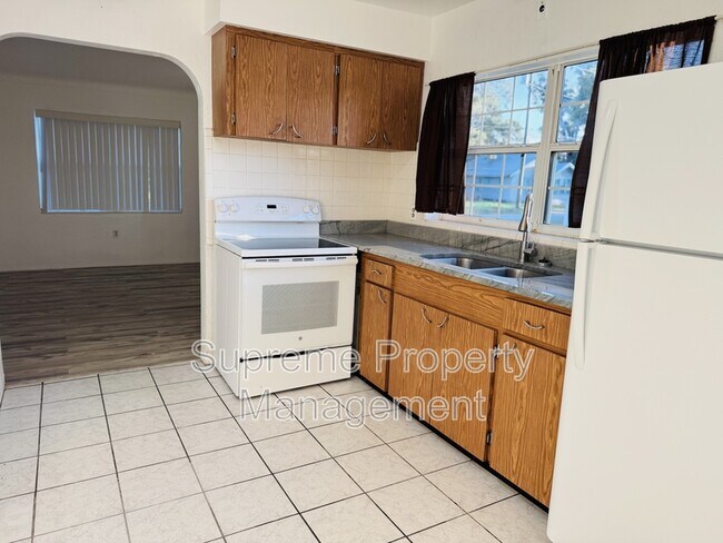 Photo - 1300 13th Ave S