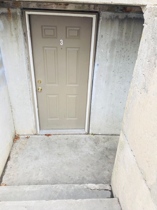 Photo - 301 E Grandview Dr