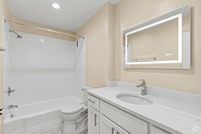 Studio, 1BA - 389SF - Bathroom