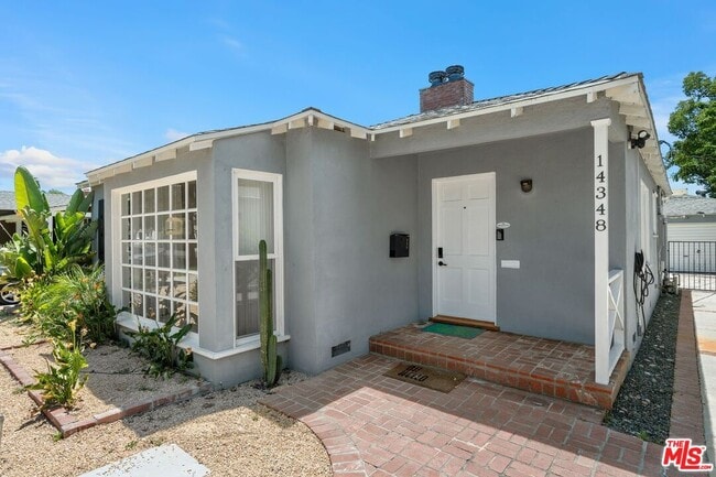 Photo - 14348 Collins St