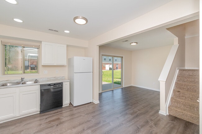 Howell Management Florence Townhomes