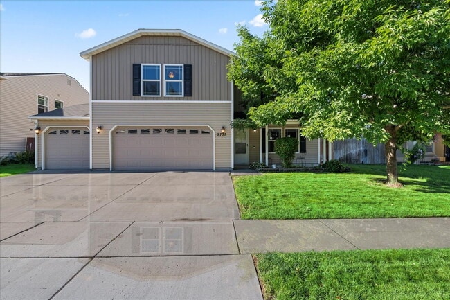 Building Photo - Beautiful & Spacious 4-Bedroom Home with 3...
