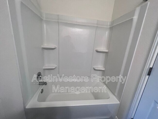 Photo - 130 Rubrum Rd