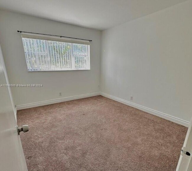 Photo - 270 Layne Blvd Unit 202