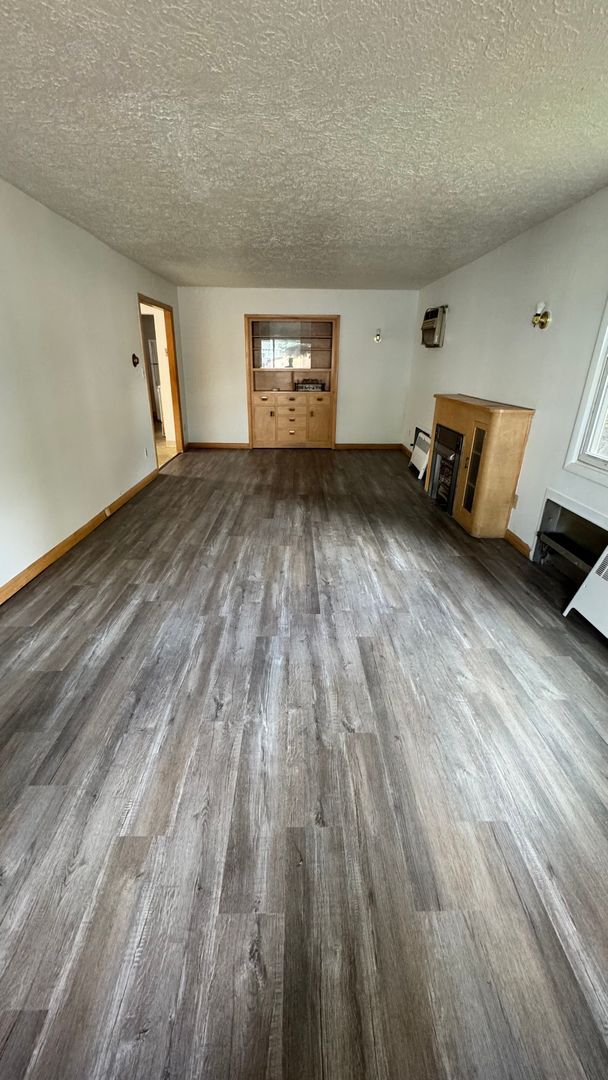 Photo - 217 2nd Ave W Unidad #2