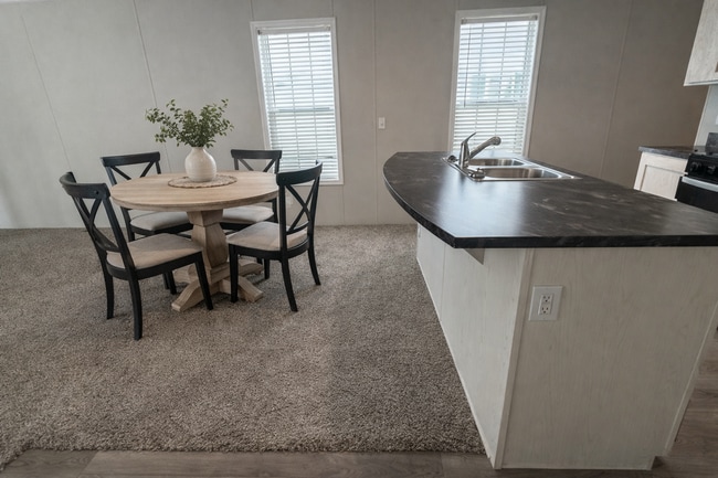 Photo - 38037 Chilver Ave