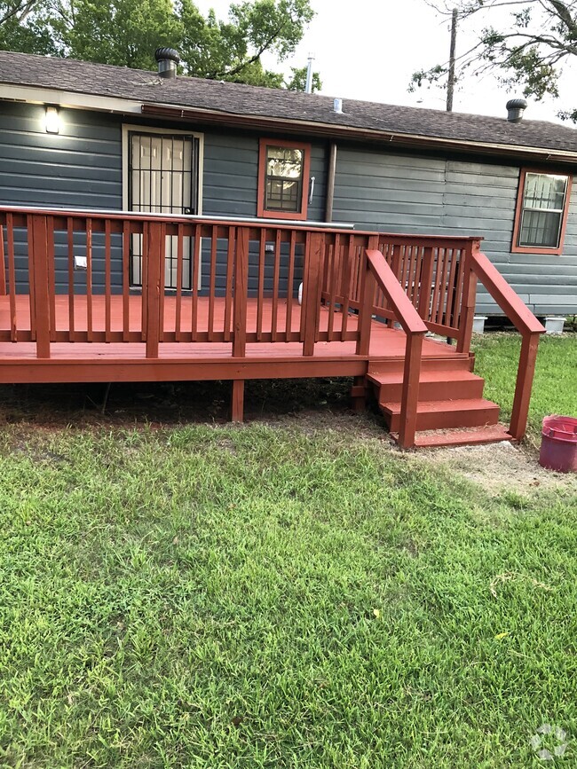 Deck off the kitchen - 5919 Tuskegee St Unit 5919 Tuskegee ST Rental