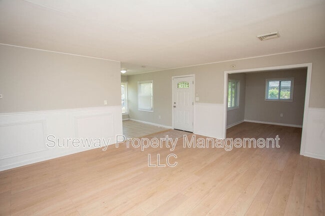 Photo - 11 Sedgwick Ln