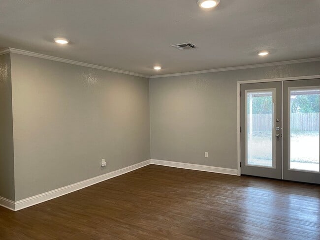 Photo - Available Now! Updated and Upgraded 3 Bed/2 Bath_Lawn Care Included