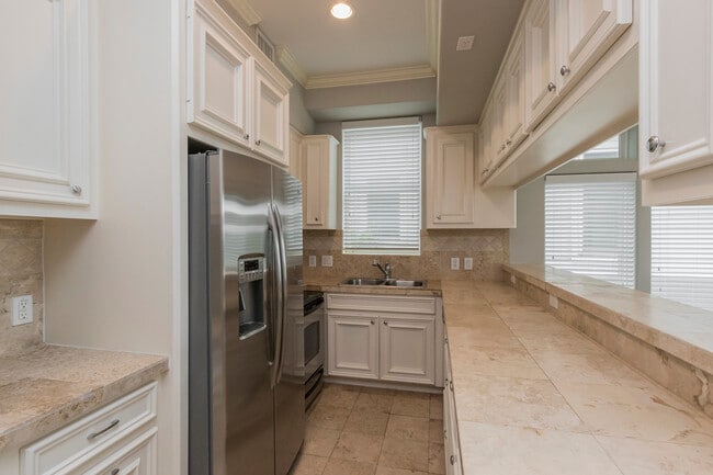 Large 2/2 Layout - Villa Helena