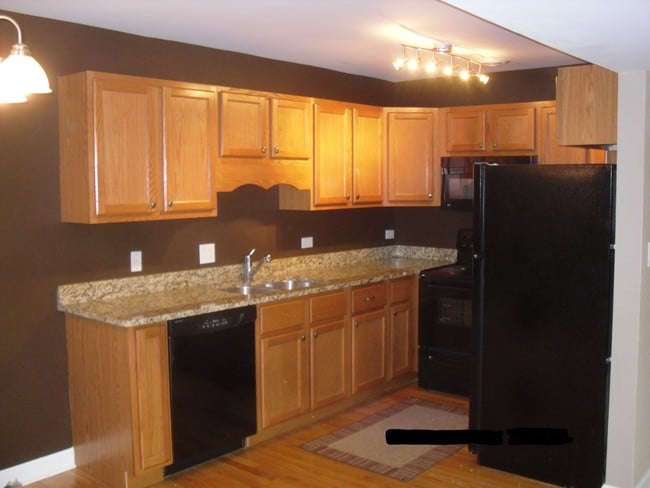 Building Photo - 5641 Circle Dr Unit 203