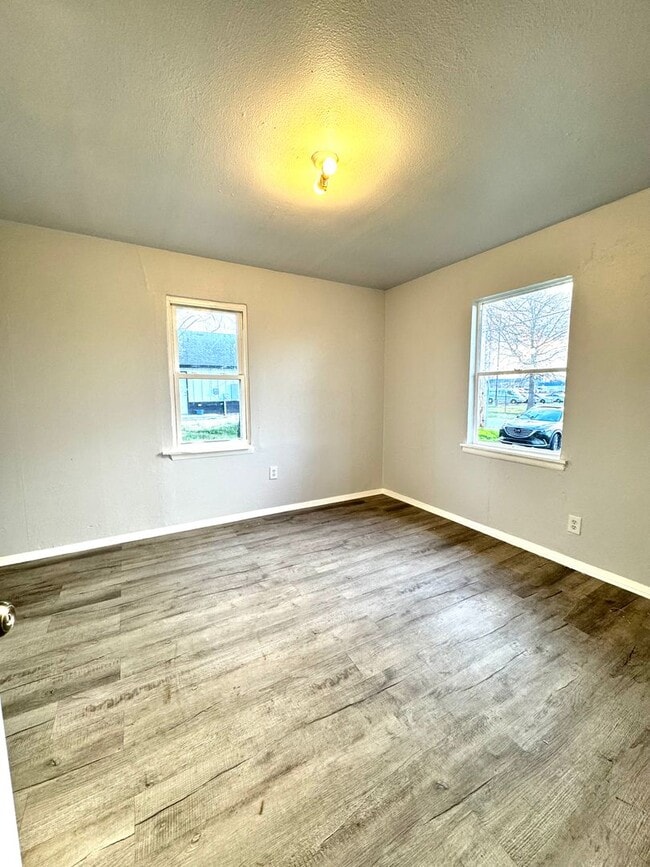 Photo - 4 Bedroom 1 Bath home