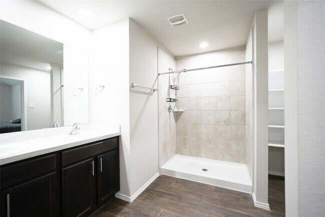Photo - 5630 Havenwood Creek Ct