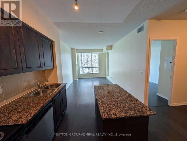 Photo - 215 Fort York Blvd Unit 221