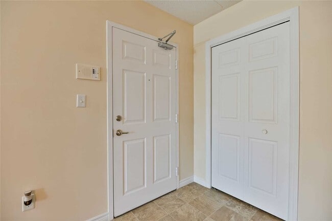 Photo - 1370-1370 Main St E