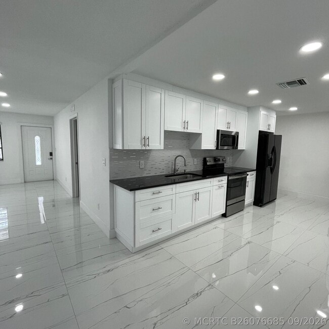 528 N Margaret Ct