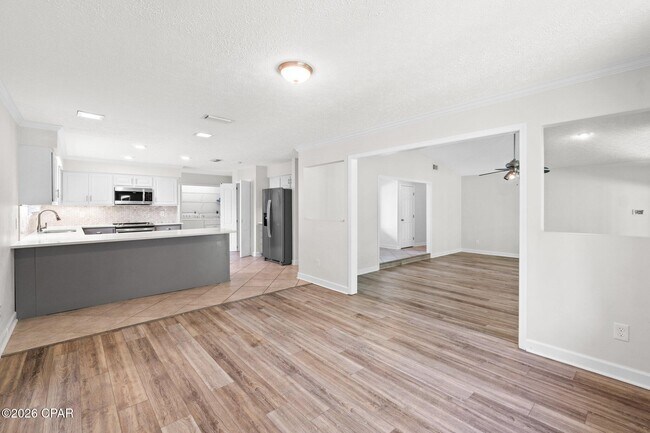 Photo - 136 Derby Woods Dr