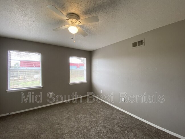 Photo - 3821 Jasmine Dr