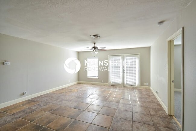 3 Bedroom Pet-Friendly Home in San Antonio, TX with Main Street Renewal
