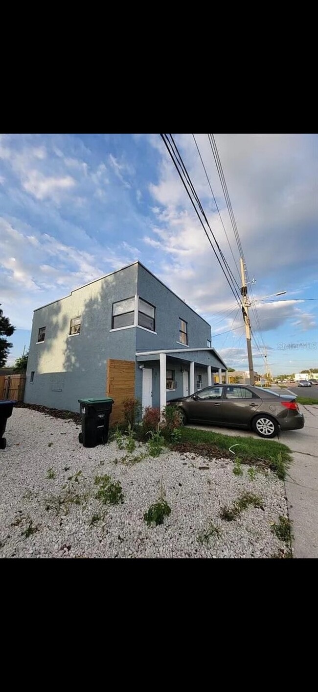 Building Photo - 4101 Columbia St Unit 4101 Columbia St apt 2