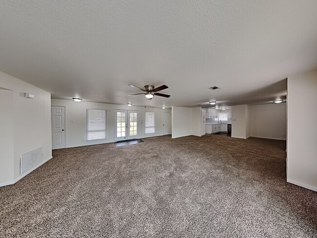 Photo - 2405 Avenue G