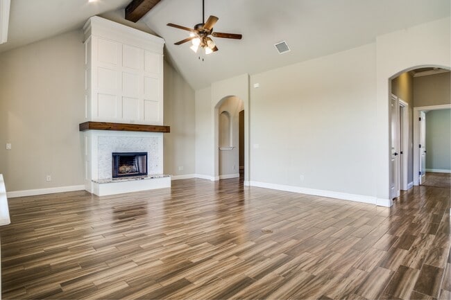 Photo - 302 Oar Wood Dr