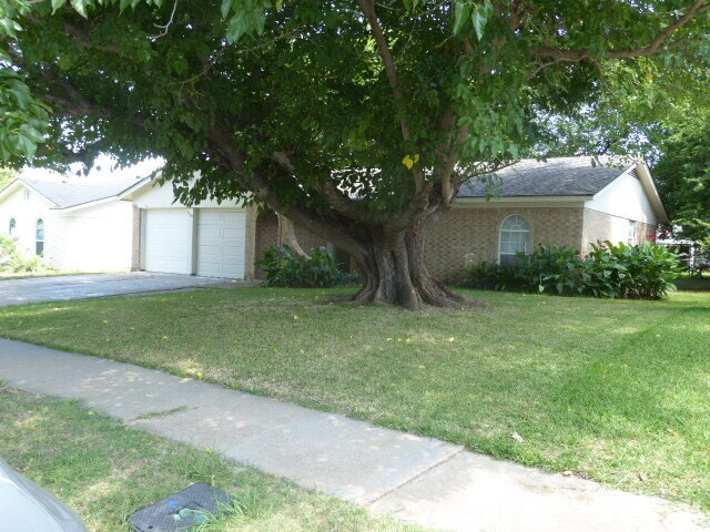 Building Photo - 6629 Kitty Dr Rental