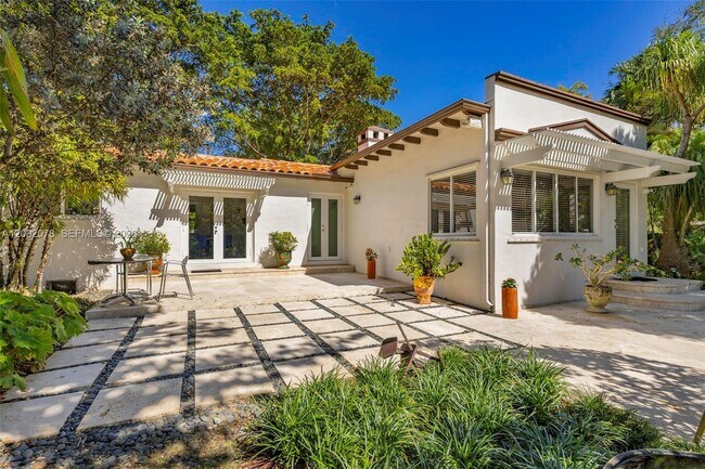 Photo - 482 NE 93rd St