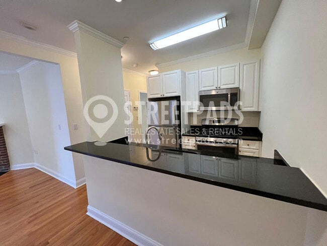 Building Photo - 1 Langdon Sq